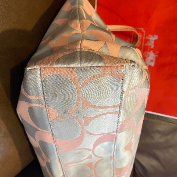 Coach Laura Signature Tote Khaki/Peach - Picture 9 of 13